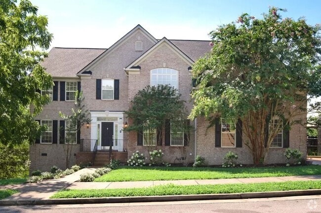 Building Photo - Executive 5BR / 4.5BA Rental In Bellevue