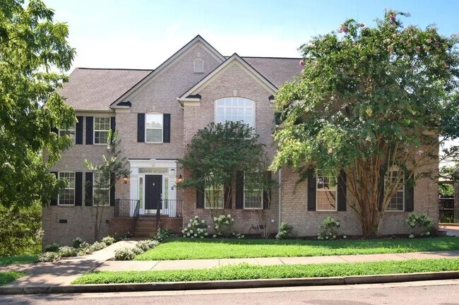 Executive 5BR / 4.5BA Rental In Bellevue - Executive 5BR / 4.5BA Rental In Bellevue
