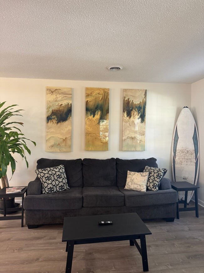 Photo - FULLY FURNISHED Wooded Oak Island area  3 ...