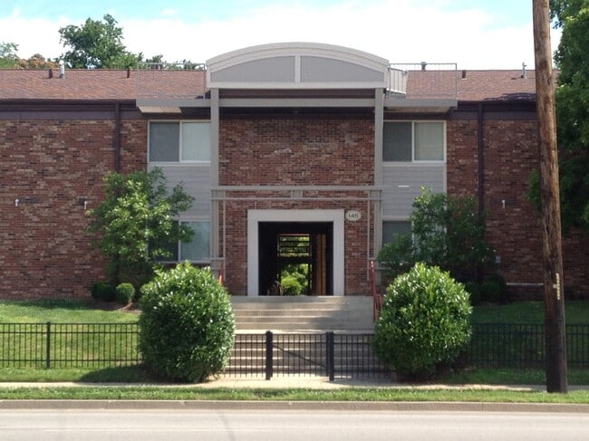 COMING IN AUGUST! Attractive Condo, Lots o... - COMING IN AUGUST! Attractive Condo, Lots o...
