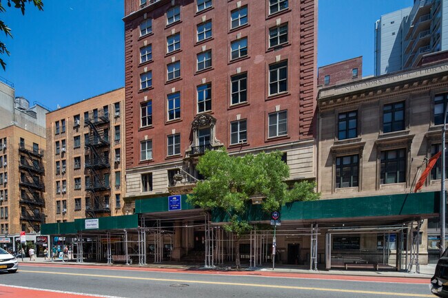 Photo - 213-219 W 23rd St