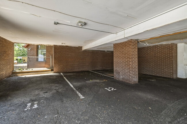 Photo - 183 Livingston Pl