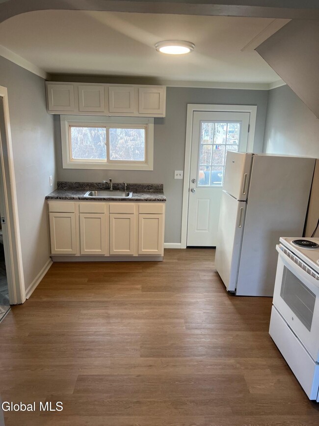 Photo - 9 Edward St Unit A