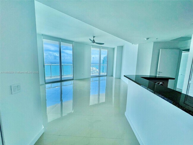 Photo - 300 S Biscayne Blvd Condo Unit 3710