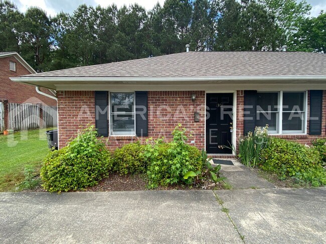 Photo - 1305 & 1307 Avenue C SE Unit 1307 Avenue C SE