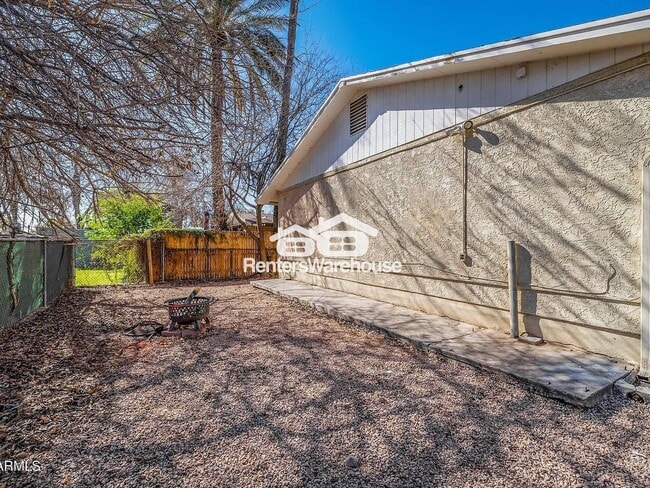 Photo - 325 S Pioneer