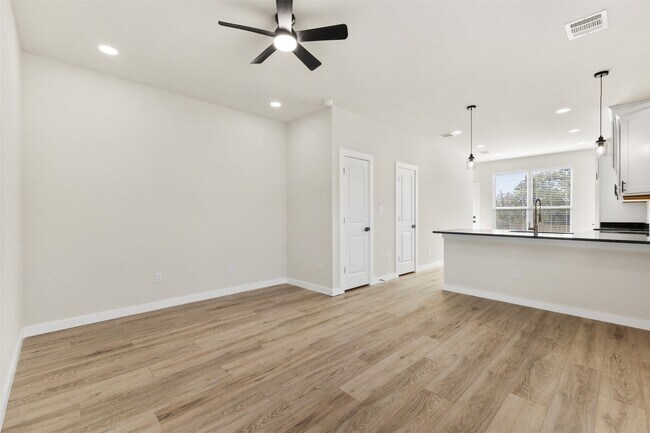 Photo - 1504 Clay St