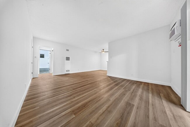 Photo - 7245-51 Willoughby Ave