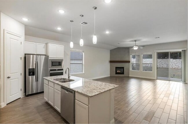 Photo - 218 Gulfton St