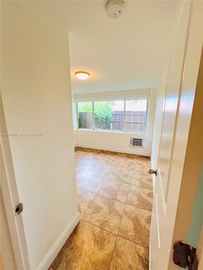 Photo - 410 Pinecrest Dr