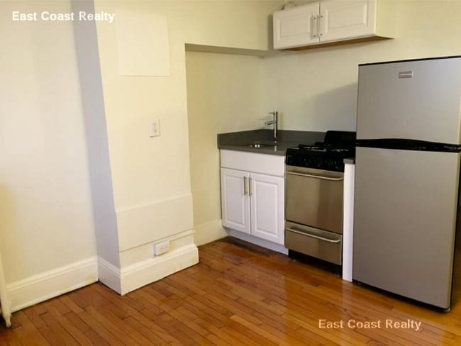 Building Photo - 86 Charles St Unit 2 Rental