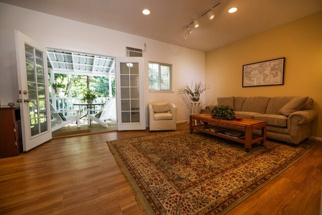 Building Photo - NEW FURNISHED ADU STUDIO – In-Unit Laundry (Utilities Included)