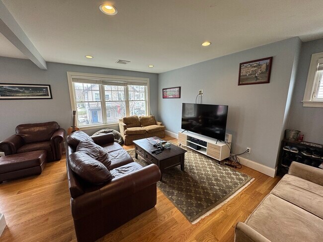 Photo - 10-12-12 Chestnut St Unit 12