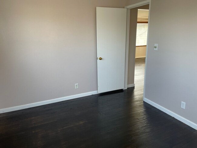 Photo - Clean 3 Bedroom!