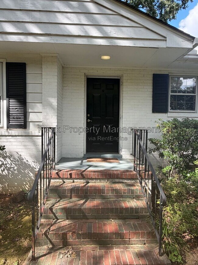 Photo - 8614 Arran Rd