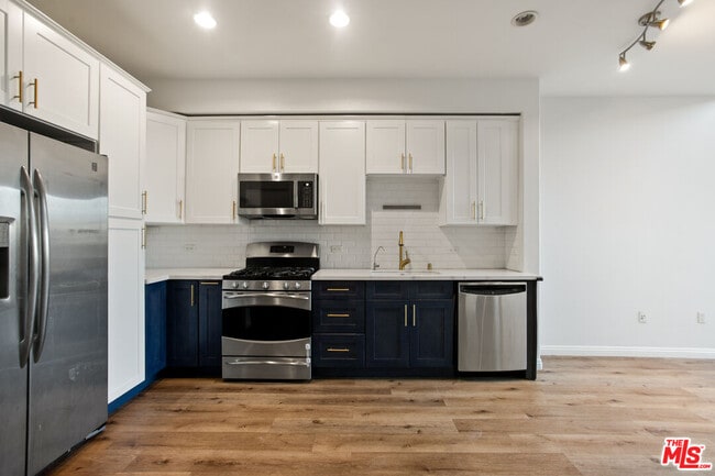 Photo - 629 Traction Ave Unit 240