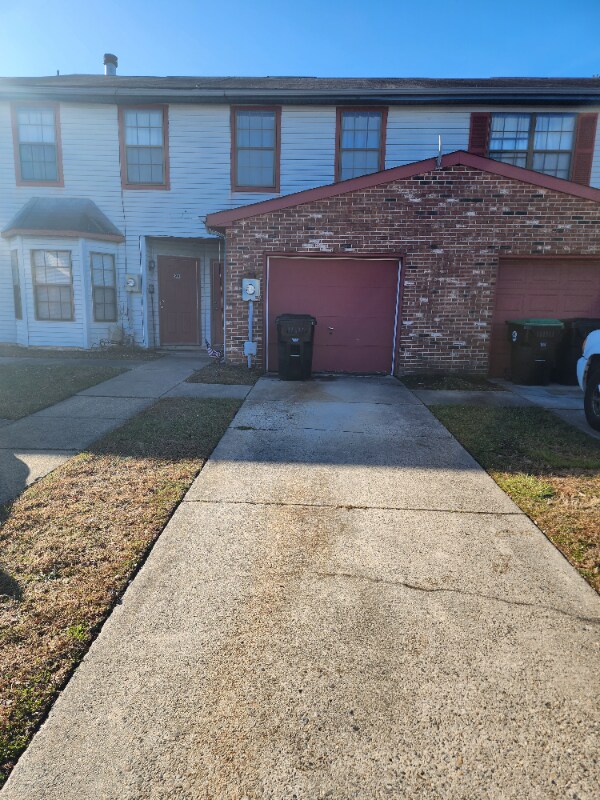 Photo - 9 Hampton Gate Dr Unit B