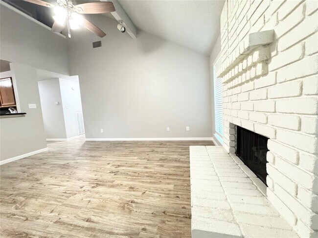 Photo - 406 Beverly Ln