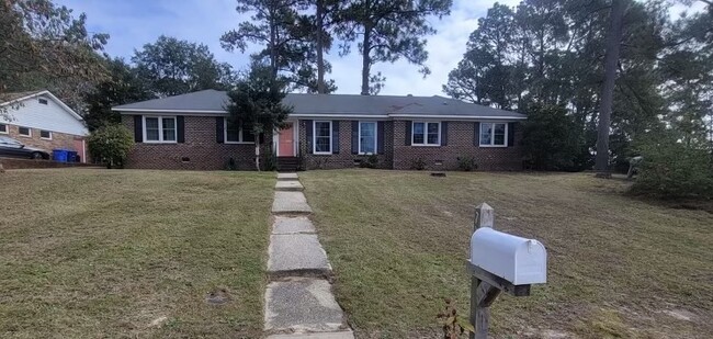 Photo - 710 Roundtree Dr House