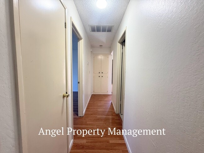 Photo - 2208 Begonia Ct