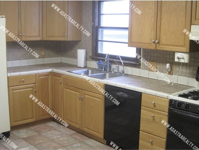 Photo - Adorable 2 Bedroom House in Lawrence-Available in JULY!!