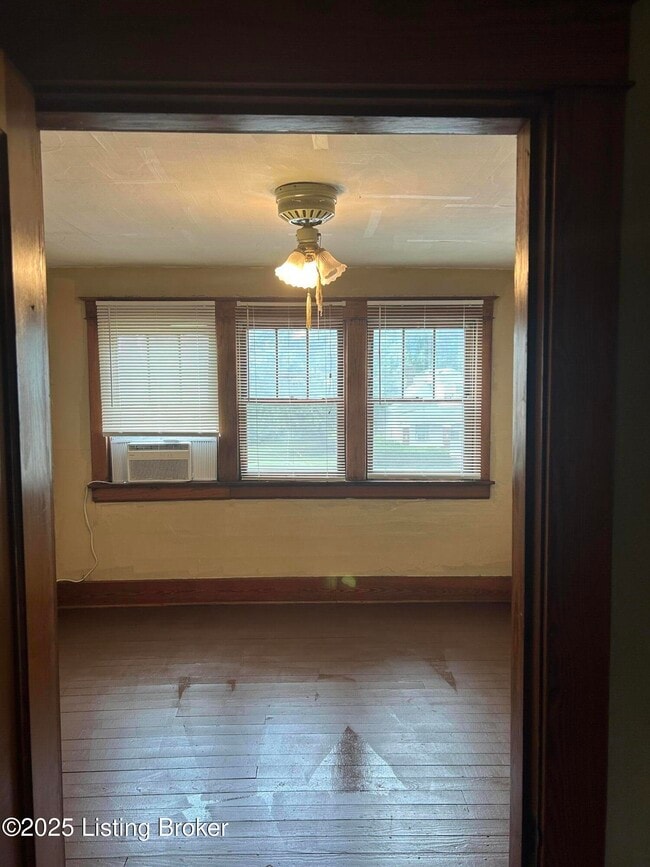 Photo - 9119 Preston Hwy