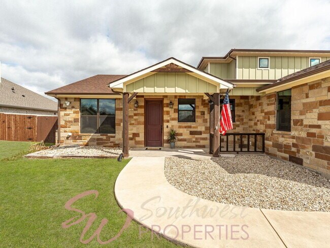 Building Photo - Stunning 5 bedroom, 3.5 bath in Elk Ridge Estates!