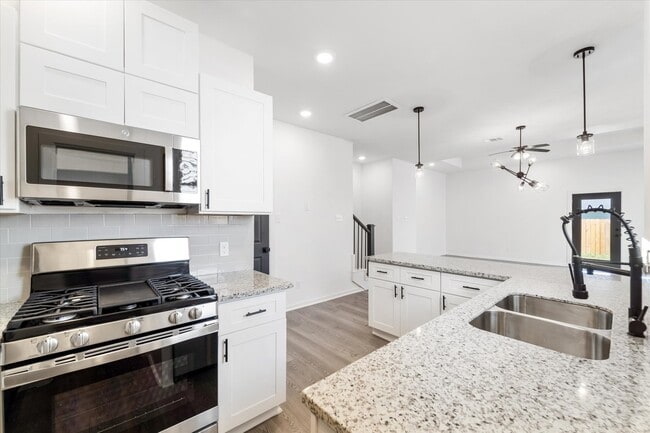 Building Photo - 4309 Larkspur St