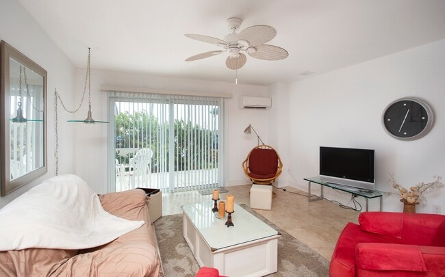 Photo - 2 bedroom 1 bathroom Furnished Oceanfront ...