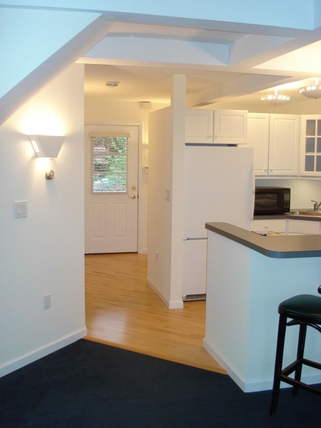 Kitchen with entry hallway - 18 Berrian Pl Unit 18B