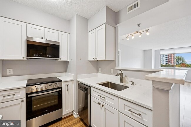 Photo - 5809 Nicholson Ln
