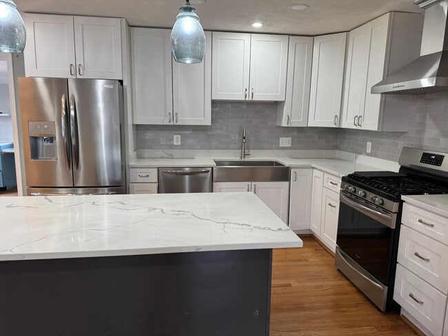 Photo - 10012 Ellis Rd