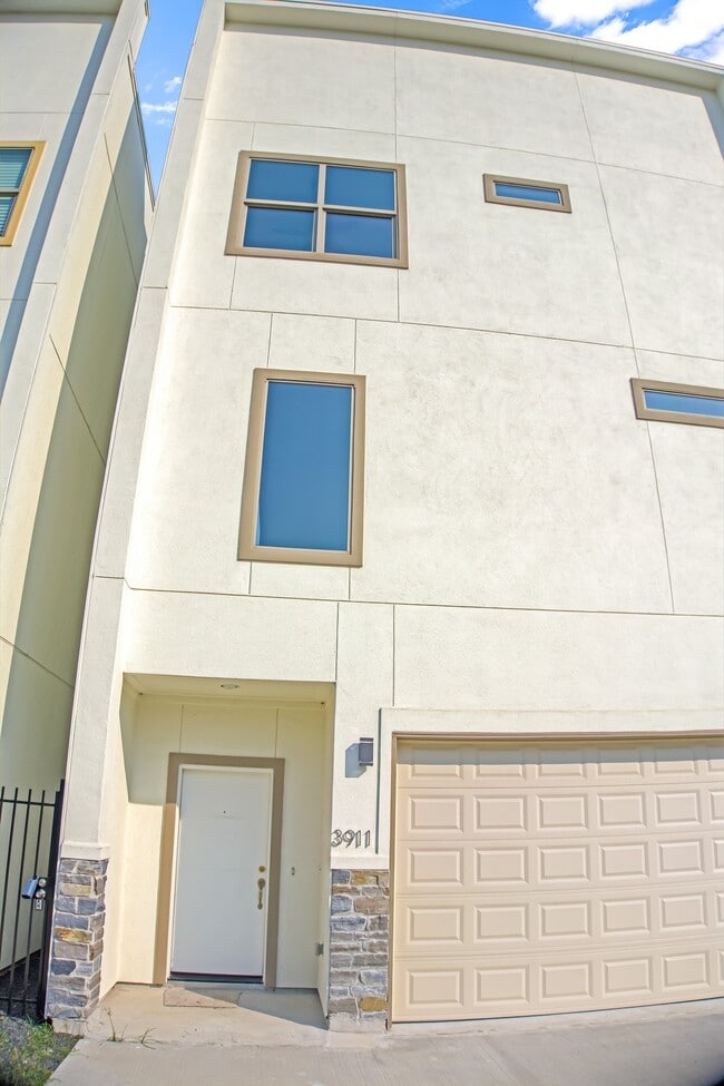 Photo - 3911 Griggs Rd