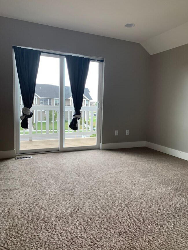 572 N Laurel Pkwy