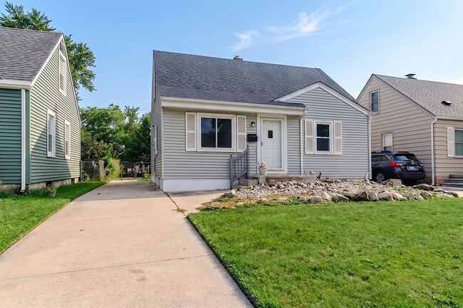 Building Photo - Beautiful 3-bedroom, 1-bath bungalow in North Royal Oak