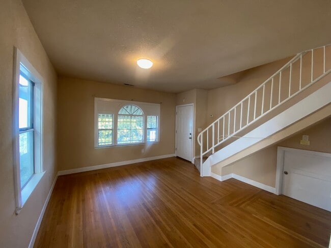 Photo - 869 MacArthur Blvd Unit #A