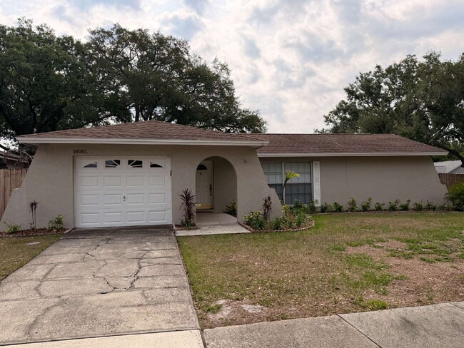 Building Photo - "Discover Your Oasis: Stylish 3-Bed, 2-Bath Home with Granite Touches & Private Pool in Tampa!"