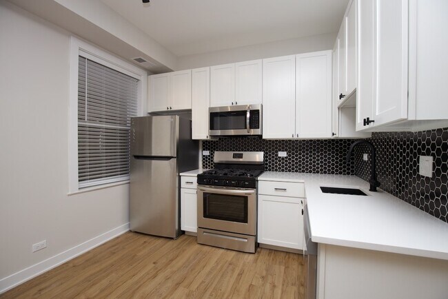 Photo - 661 W Wrightwood Ave Unidad 301