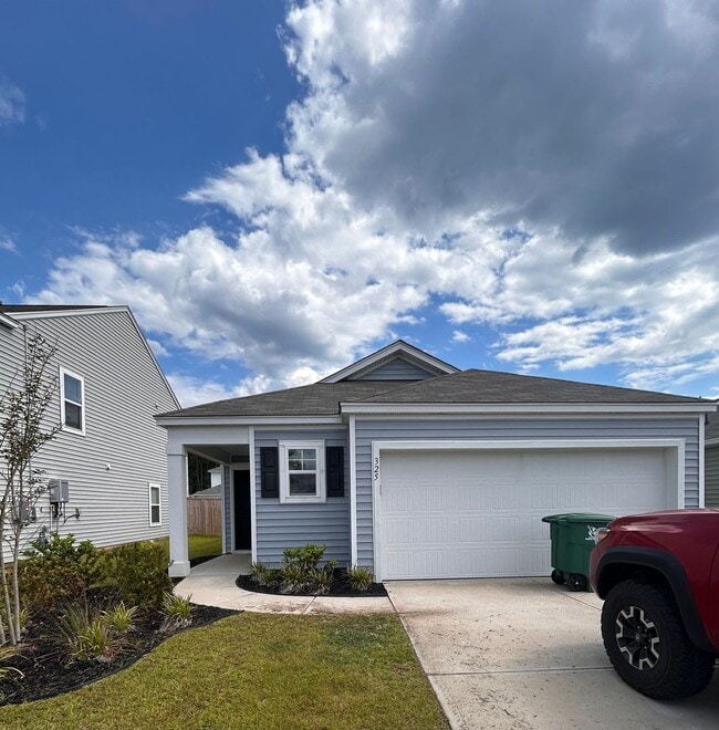 Photo - *Move in Special*  Spacious 3BR/2BA home i...