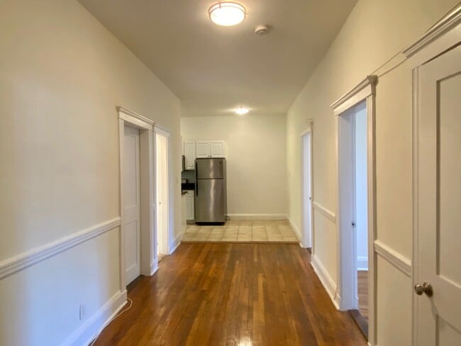 Building Photo - 1851 Commonwealth Ave Unit 3