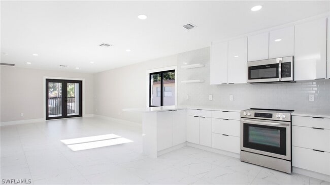 Photo - 9002 Somerset Ln