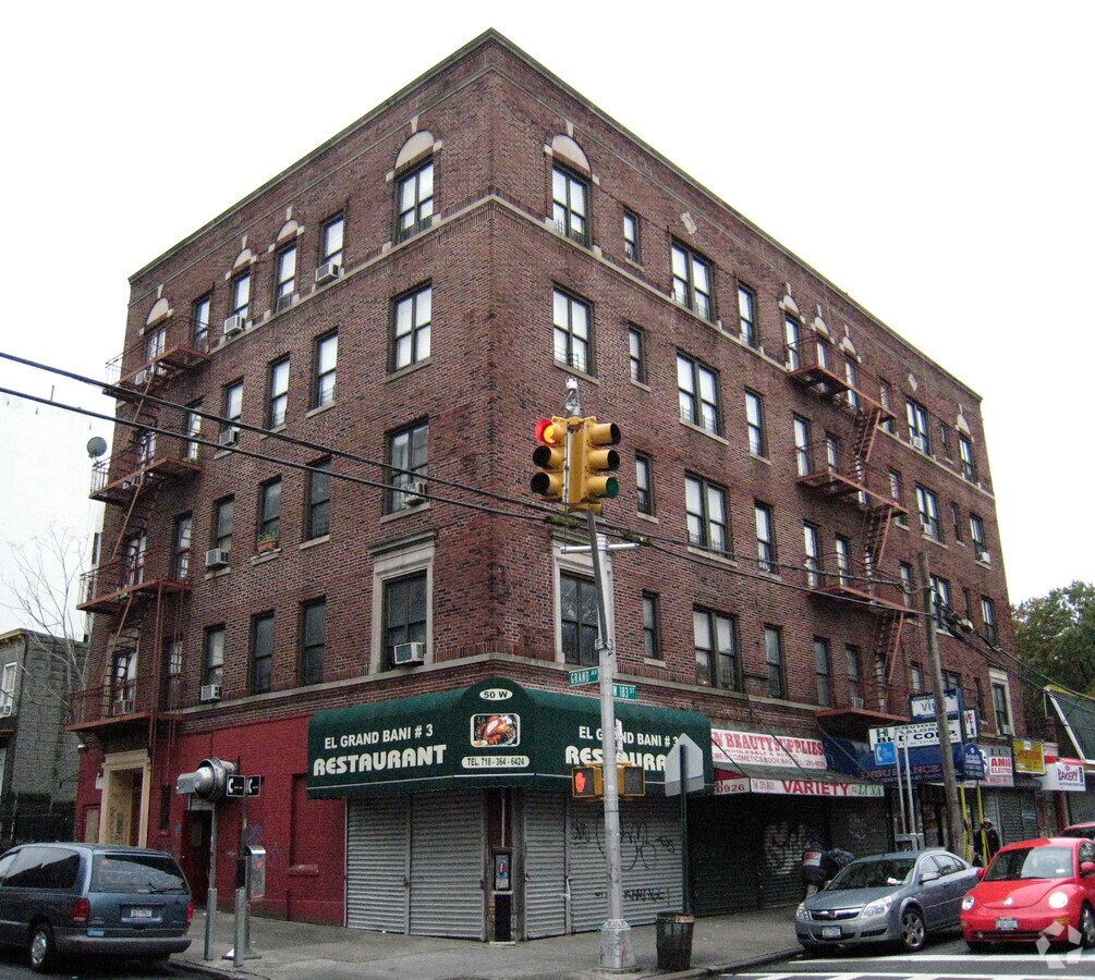 Photo - 2265 Grand Ave Apartments