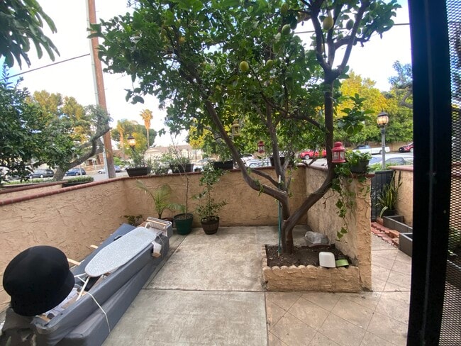 Photo - 9601 Woodman Ave Unit 2