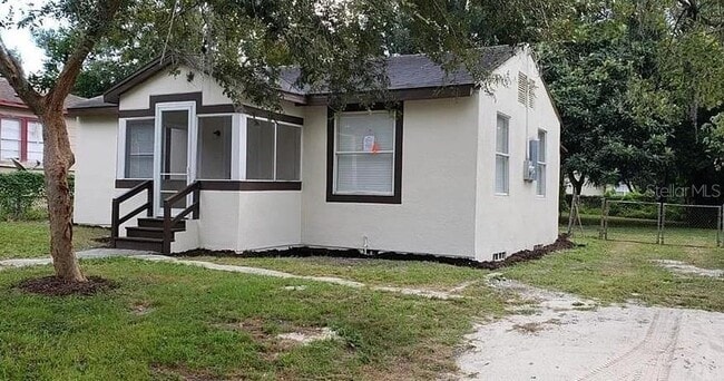 Photo - 1218 Herschell St