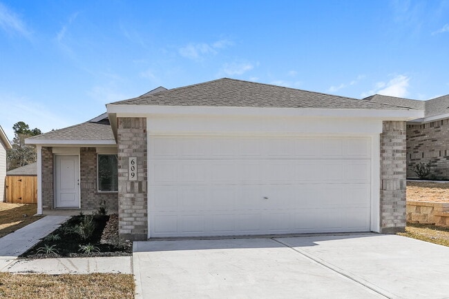 Building Photo - 609 Craven St