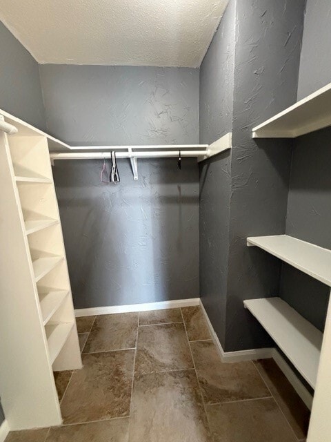 Building Photo - 7200 Clarewood Dr Unit 702