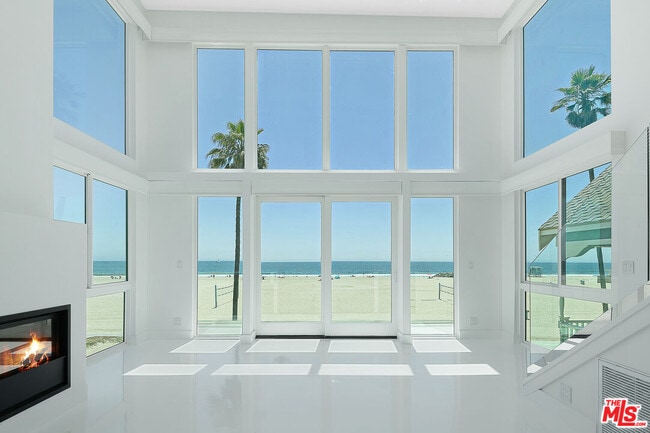Building Photo - 2419 Ocean Front Walk Unit PH Rental