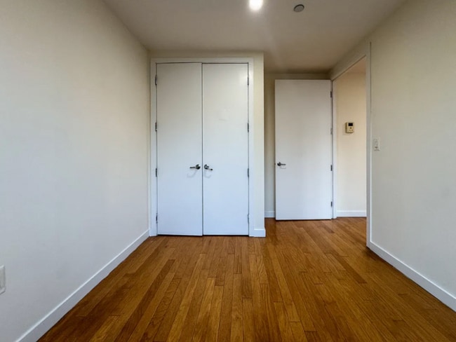 Photo - 924 Metropolitan Ave Apartamento Unidad 301