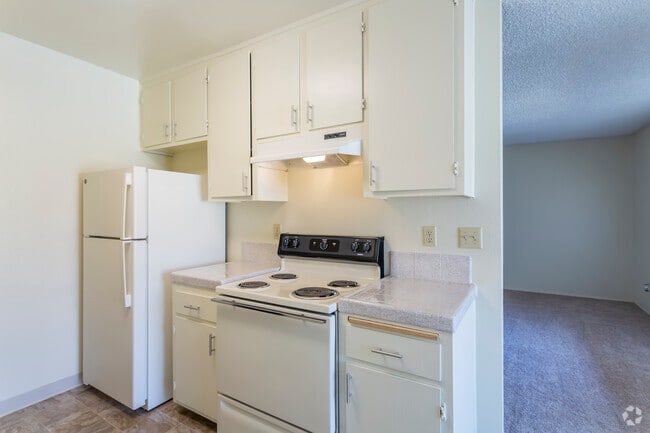 2 HAB, 2 BA - 930 ft² - Alderwood