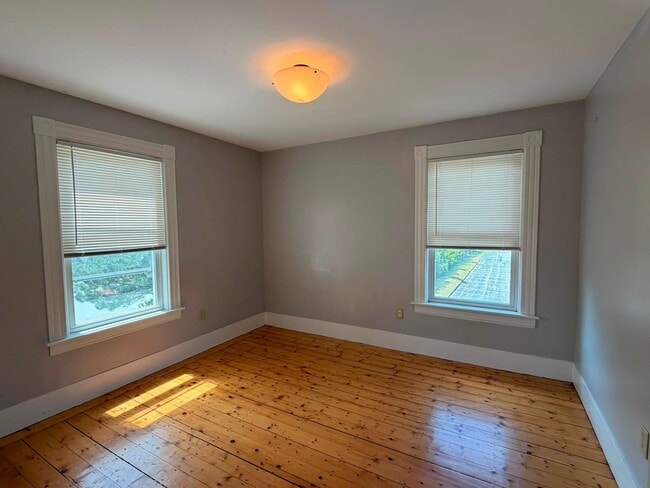 Photo - 575 Summer St